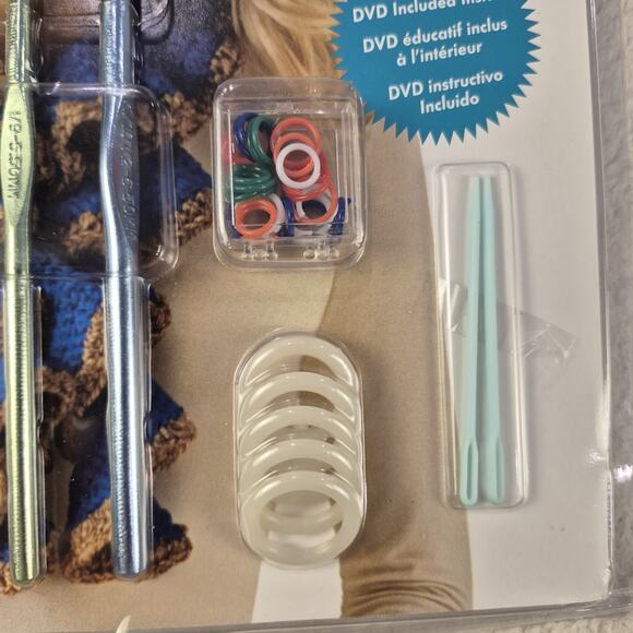 Boye Crochet Beginners Kit with DVD, Book, and Tools - NEW - Picture 3 of 12